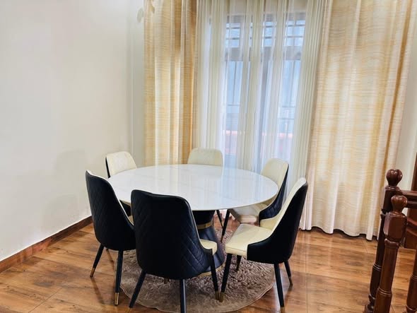 A picture of Call WhatsApp 2507930618103bed remera very nice and big furnished house