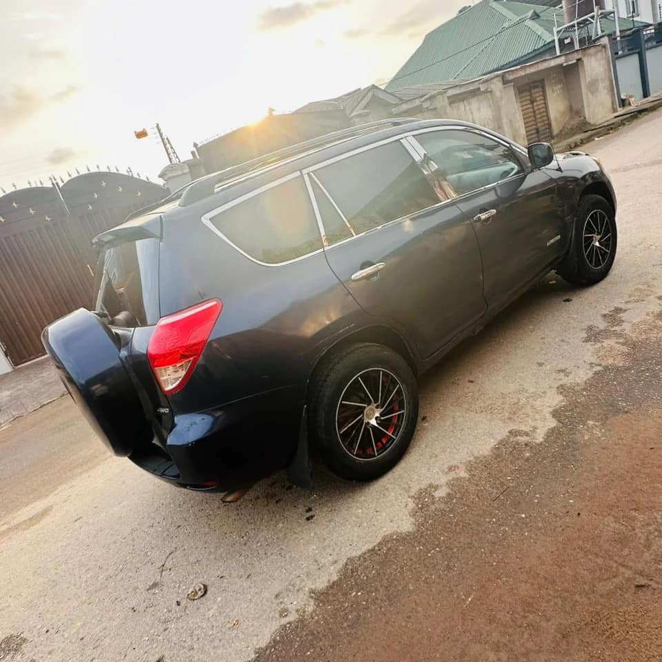 A picture of  SHARP REGISTERED 2008 TOYOTA RAV4 ENGINE GEAR AC CHILLING