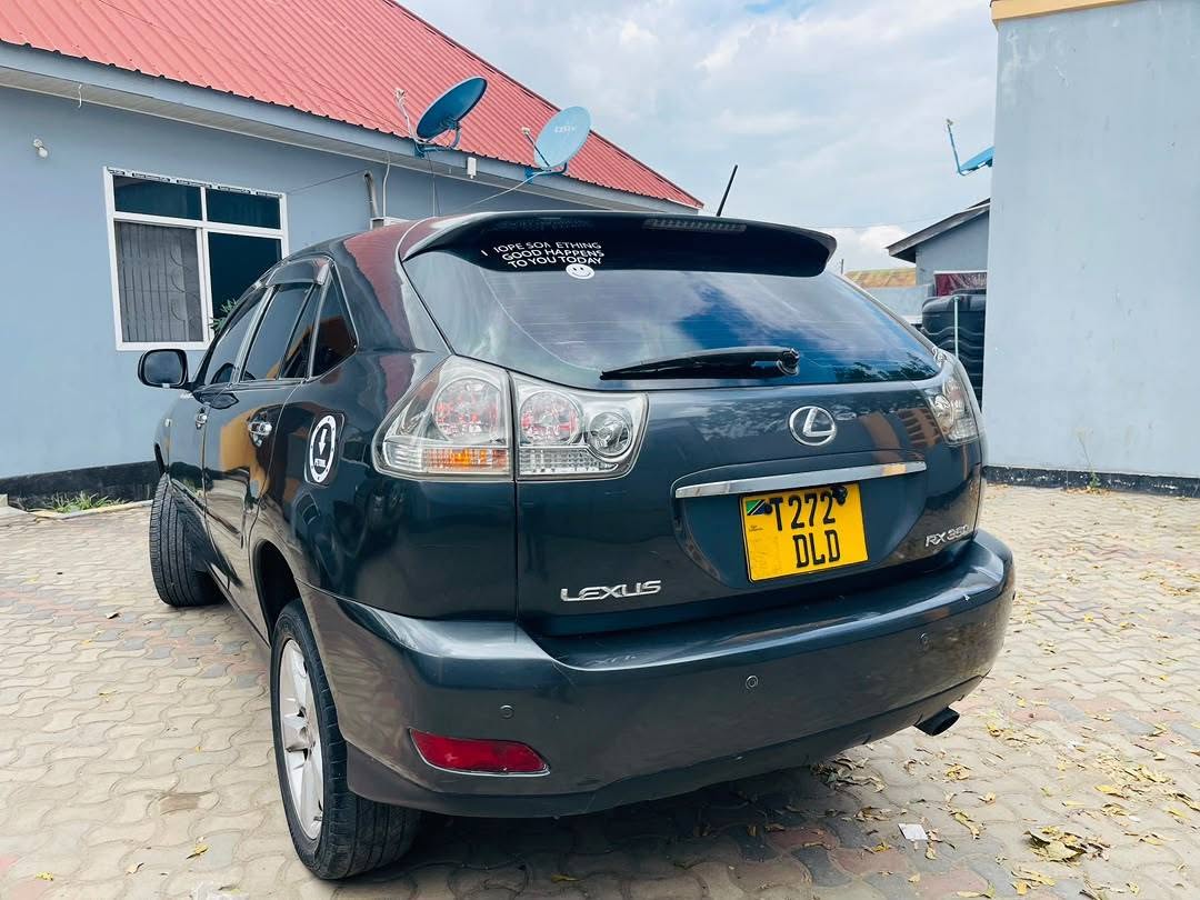 A picture of TOYOTA HARRIER LEXUS