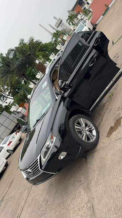 A picture of Few months registered 2015 Rx350 fullest option pure first body