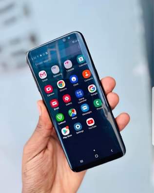 A picture of Samsung s8