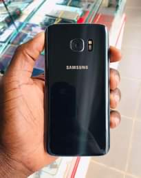 A picture of Samsung galaxy S7
