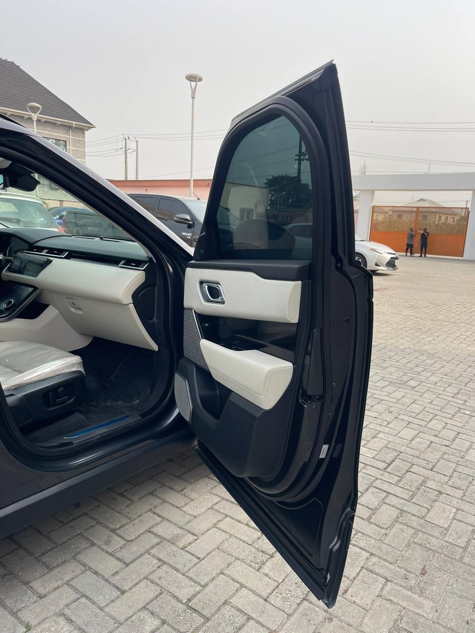 A picture of Range Rover Velar P250 Distress sale