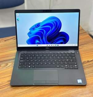 A picture of DELL LATITUDE 5300