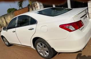 A picture of FULLY PIMPED 2008 09 LEXUS ES350
