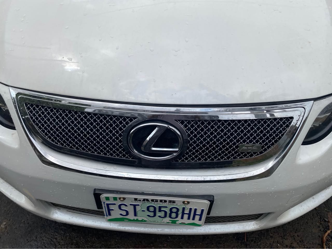 A picture of Lexus GS350 White