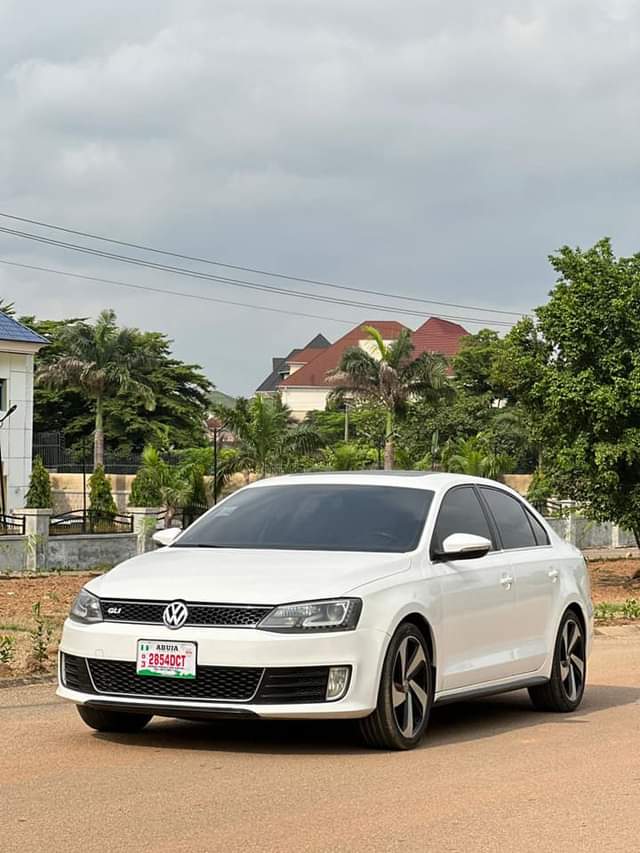 A picture of 2014 VOLKSWAGEN PASSAT GLI