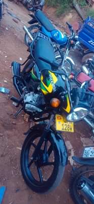 A picture of Quick sale 2.75M Bajaj Boxer 150CC Call WhatsApp on 0753140763