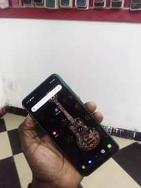 A picture of SAMSUNG A52