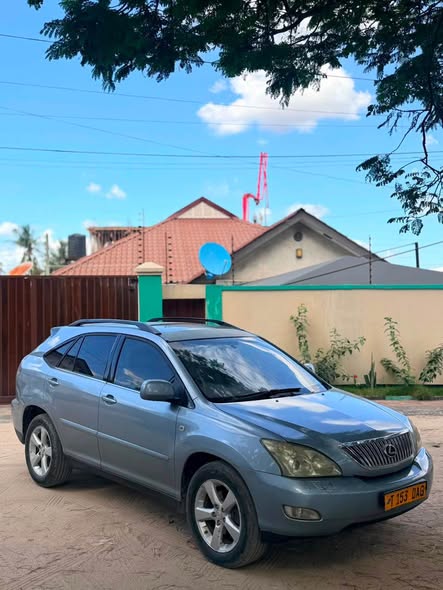 A picture of TOYOTA HARRIER 0714058883