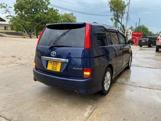 A picture of TOYOTA ISISI BEI MILLION 12