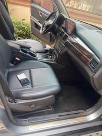 A picture of 2010 GLK with slight engine AC and gear is smooth