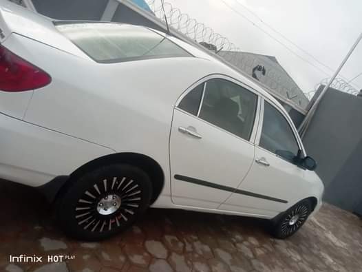 A picture of Toyota Corolla 06 Model first Body Engine Gear AC Work