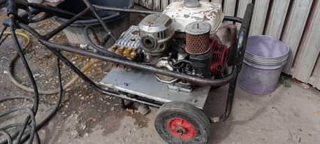 A picture of pressure washer