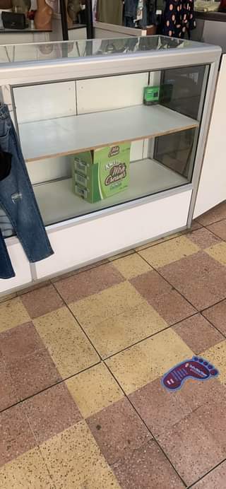 shops