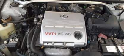 A picture of ES 330 available Clean interior and exterior Nothing to fix