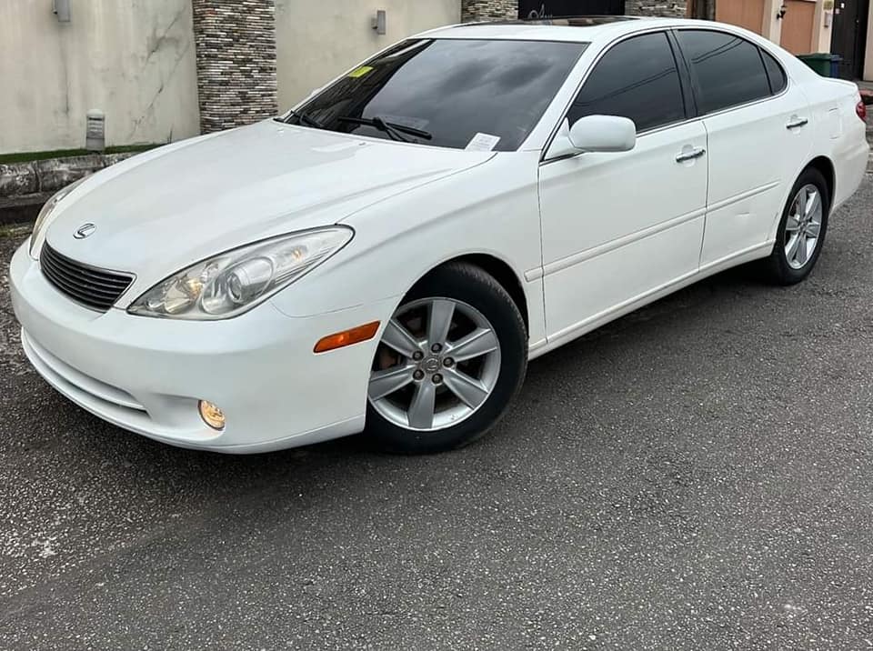 A picture of 2005 LEXUS ES330 FOR SALE