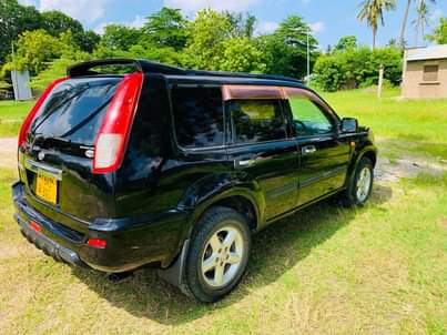 A picture of Nissan x trail