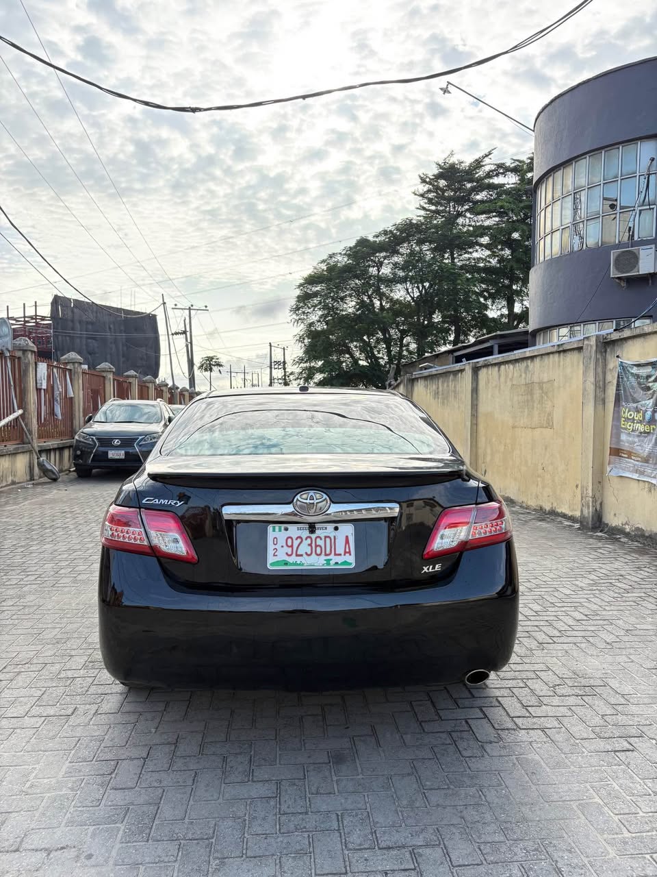 A picture of 2011 Toyota Camry XLE 2022 Entry Direct Owner