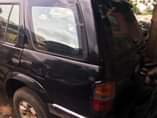 A picture of Nissan Pathfinder 1998