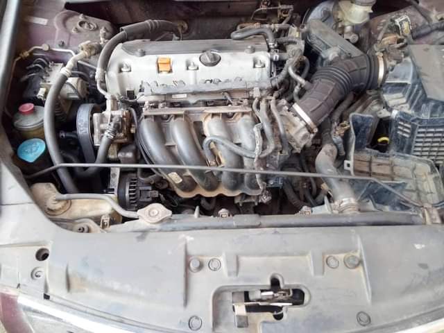 A picture of 4 plugs Honda Accord 09 Good engine and gear AC