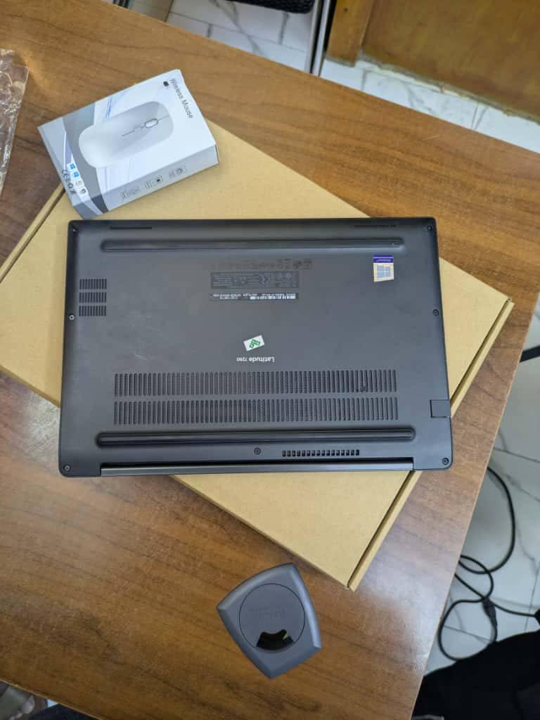 A picture of Dell laptop