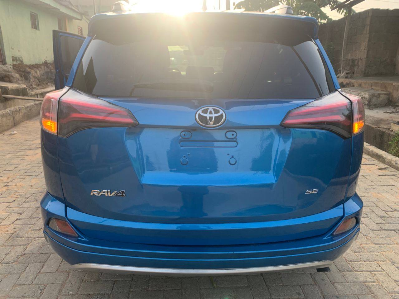 A picture of TOYOTA RAV4 2018 SE MODEL