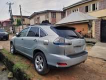 A picture of Lexus Rx330 05