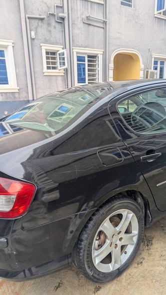 A picture of Peugeot 407 2010 v6 auto