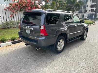 A picture of WHY LOOKING FOR TOKS STANDARD TOYOTA 4RUNNER 2007 MODEL FIRSTBODY