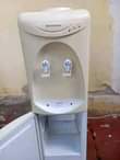A picture of Water dispenser maji Moto na baridi chini friji 100000 tuh