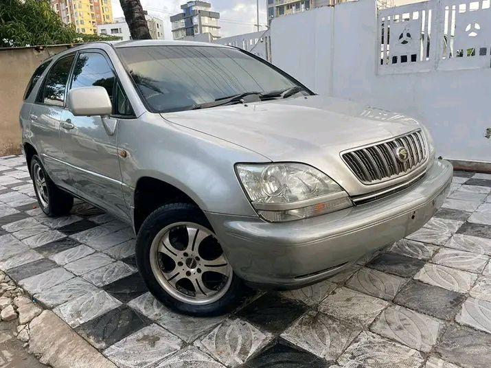 A picture of TOYOTA HARRIER