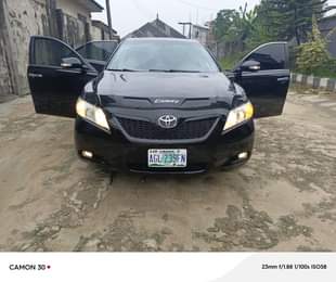 A picture of Toyota Camry 2008 model sound v6 engine sharp gear ac