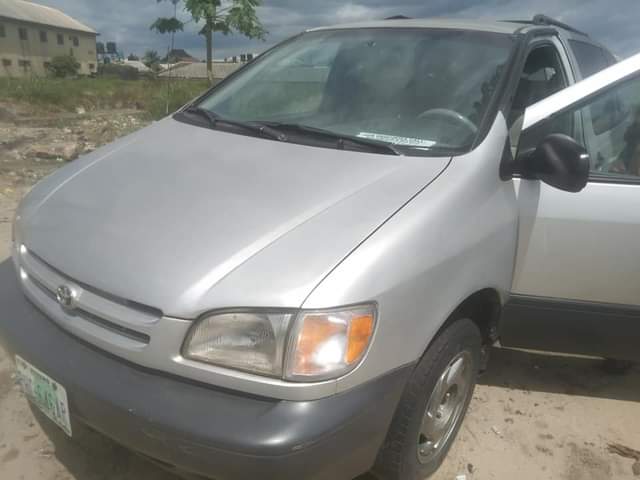 A picture of First BODY TOYOTA SIENNA 2002 MODEL WITH SILENT ENGINE AND