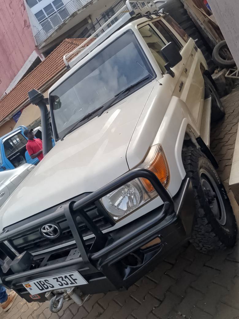 A picture of Toyota Land Cruiser Hardtop Model 2017 Diesel Engine Manual transmission