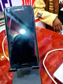A picture of Samsung galaxy s7 edge