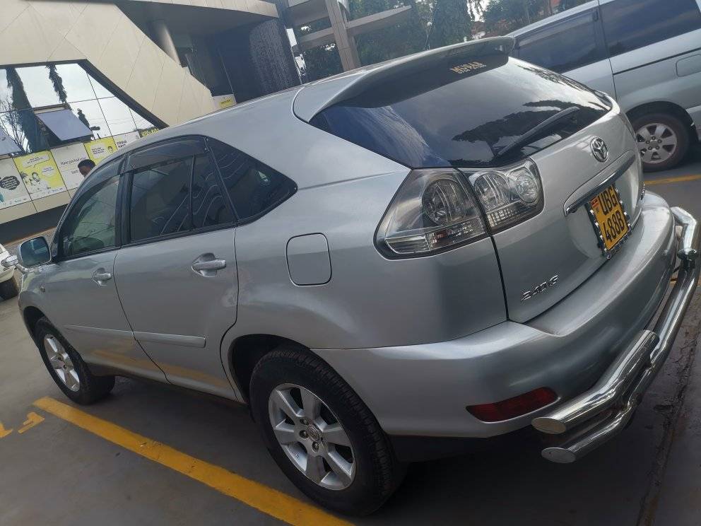 A picture of Harrier kawundo 2007 model