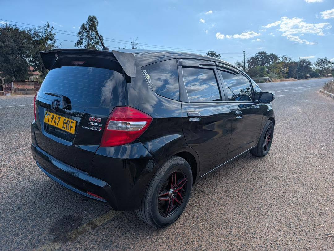 A picture of HONDA JAZZ 0714058883