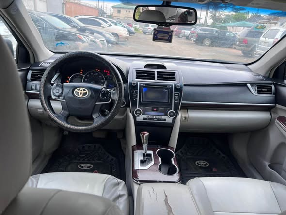 A picture of 2013 Toyota Camry XLE