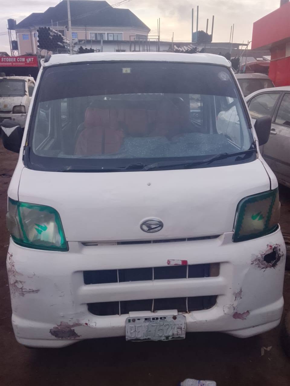 A picture of Mini bus hijet flat roof