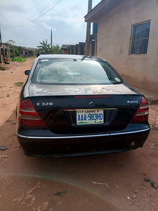 A picture of Mercedes Benz E320