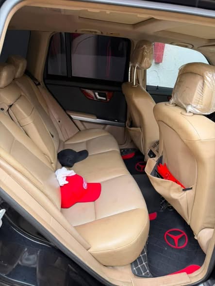 A picture of 2011 Mercedes Benz GLK 350