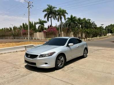 A picture of Clean used 2010 accord coupe Location is kaduna Price is