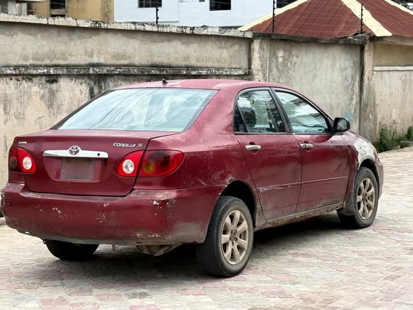 A picture of Toyota Corolla 2004 model