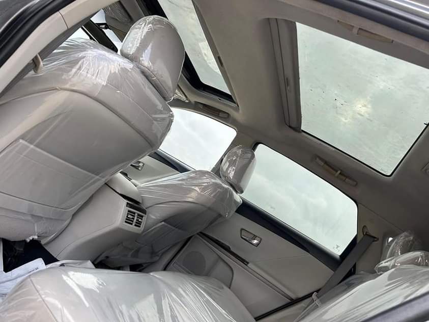 A picture of Neatly used Toyota Venza baked on first body untempered engine