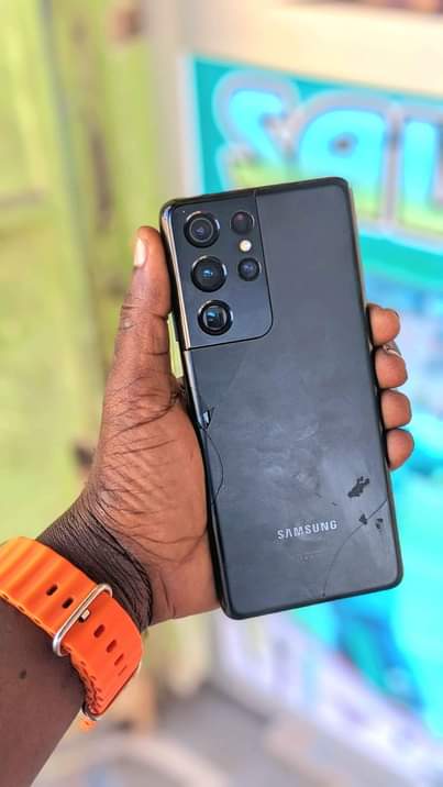 A picture of Samsung S21 Ultra