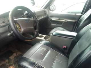 A picture of 2002 Ford Ford explorer