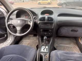A picture of Peugeot 206