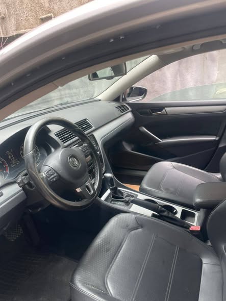 A picture of Volkswagen passat 2013 toks
