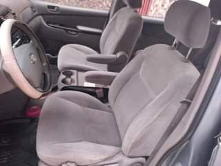 A picture of 2004 Toyota Sienna